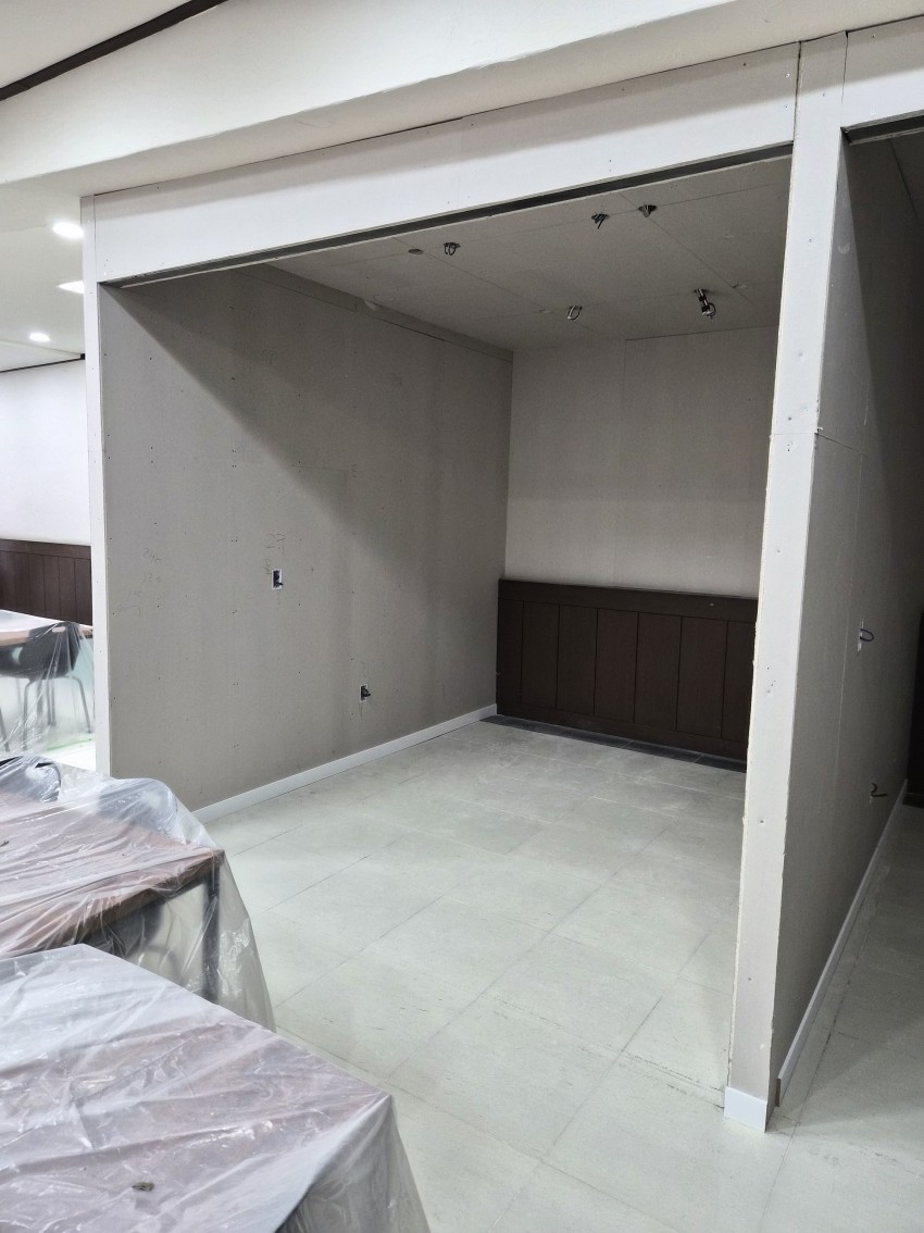 제이교회 식당 소 그룹실 공사